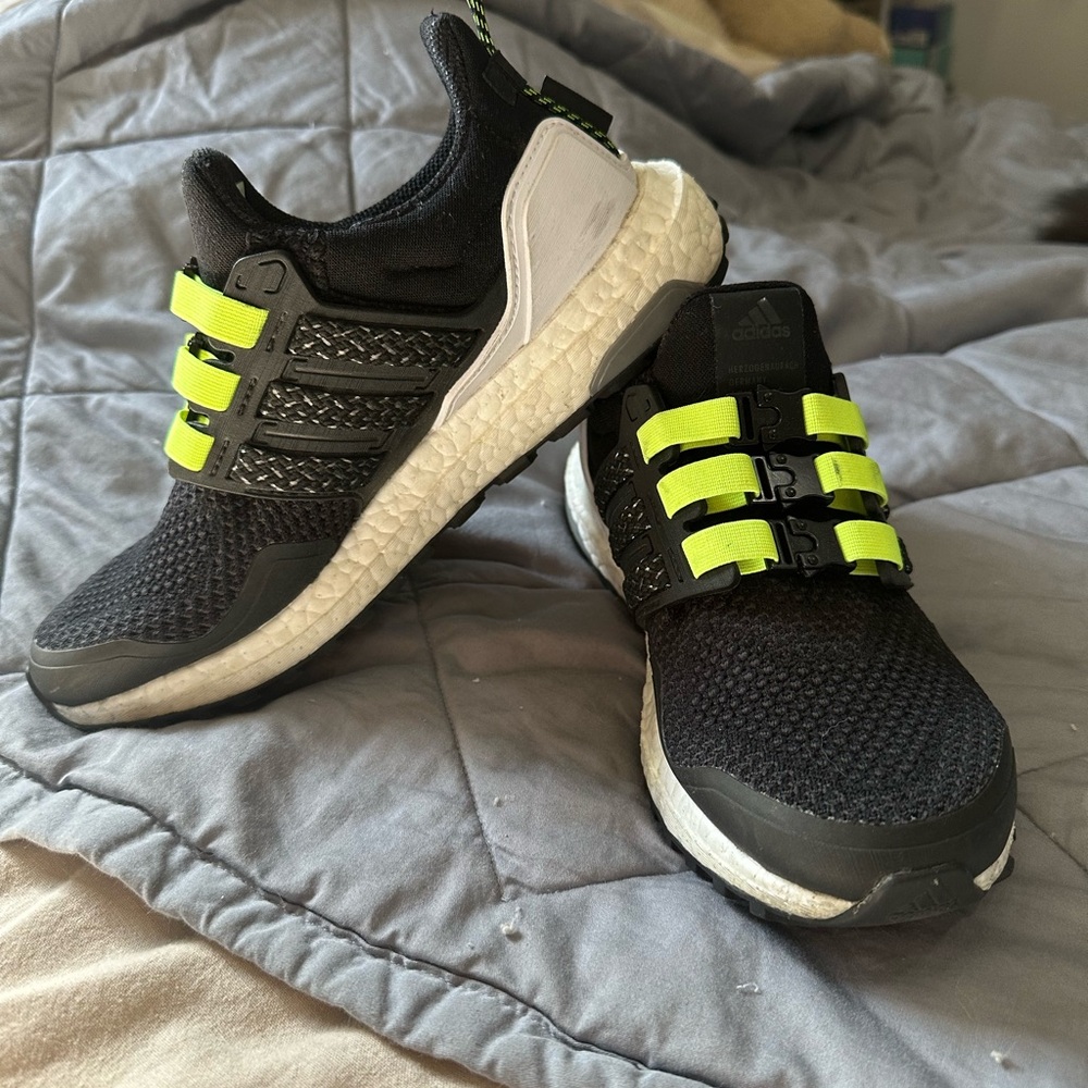 adidas Ultra Boost 1.0 ATR
Black Lucid Lemon size 7 in women